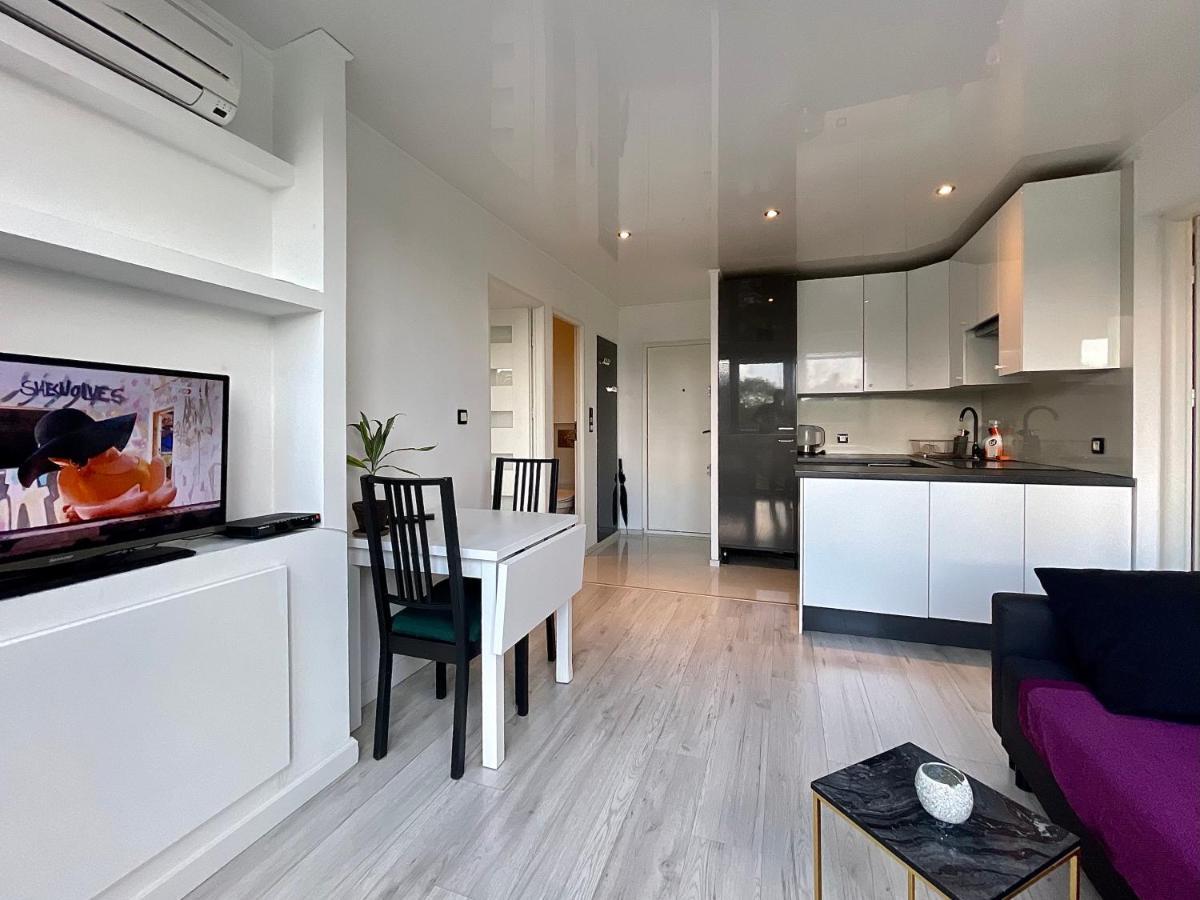 Sasi - Cozy Apartment For 6 People In Centre Varsóvia Exterior foto