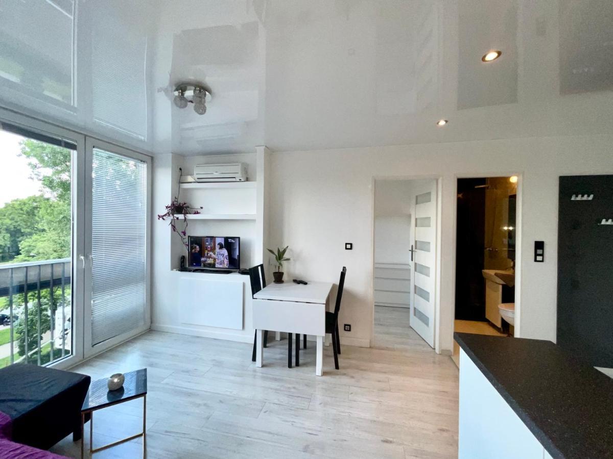 Sasi - Cozy Apartment For 6 People In Centre Varsóvia Exterior foto
